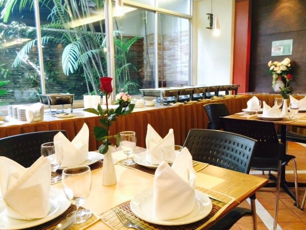 Hatyai Golden Crown Hotel Hat Yai Dış mekan fotoğraf