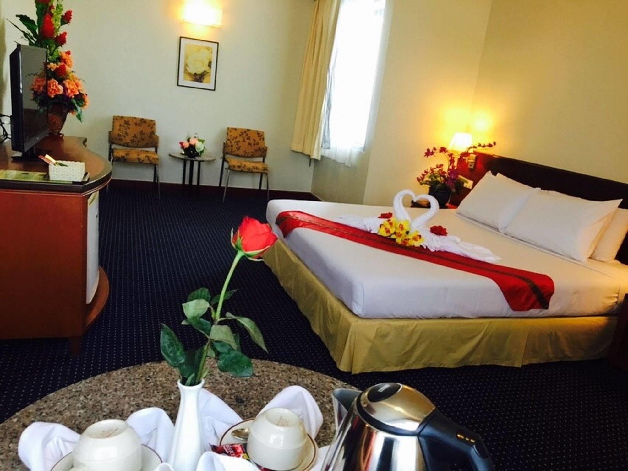 Hatyai Golden Crown Hotel Hat Yai Dış mekan fotoğraf